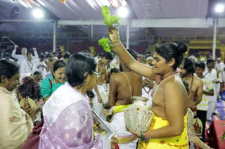 http://nithyananda.org/sites/default/files/photo-gallery/2016-12dec-5th-nithyananda-diary_G28A4304_bengaluru-aadheenam-sadashivoham-day5-temple-vishesha-gayatri-atma-linga.jpg