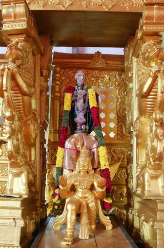 http://nithyananda.org/sites/default/files/photo-gallery/2016-12dec-5th-nithyananda-diary_IMGL6132_bengaluru-aadheenam-sadashivoham-day5-nithyanandeshwara-temple.jpg