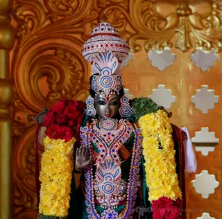 http://nithyananda.org/sites/default/files/photo-gallery/2016-12dec-5th-nithyananda-diary_IMGL6144_bengaluru-aadheenam-sadashivoham-day5-nithyanandeshwara-temple.jpg