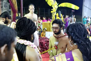 http://nithyananda.org/sites/default/files/photo-gallery/2016-12dec-5th-nithyananda-diary_IMGL7240_bengaluru-aadheenam-sadashivoham-day5-temple-vishesha-gayatri-atma-linga-swamiji.jpg