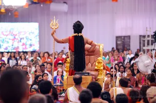 http://nithyananda.org/sites/default/files/photo-gallery/2016-12dec-5th-nithyananda-diary_IMG_5052_bengaluru-aadheenam-sadashivoham-day5-mandala-process-swamiji.jpg