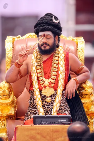 http://nithyananda.org/sites/default/files/photo-gallery/2016-12dec-5th-nithyananda-diary_IMG_5078_bengaluru-aadheenam-sadashivoham-day5-mandala-process-swamiji.jpg
