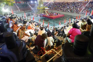 http://nithyananda.org/sites/default/files/photo-gallery/2016-12dec-6th-nithyananda-diary_4H7A5016_bengaluru-aadheenam-sadashivoham-day6-evening-rudrabhishekam-swamiji.jpg