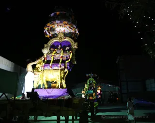 http://nithyananda.org/sites/default/files/photo-gallery/2016-12dec-6th-nithyananda-diary_4H7A5219_bengaluru-aadheenam-sadashivoham-day6-night-procession.jpg