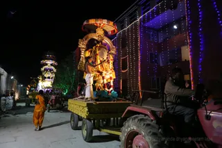 http://nithyananda.org/sites/default/files/photo-gallery/2016-12dec-6th-nithyananda-diary_4H7A5250_bengaluru-aadheenam-sadashivoham-day6-night-procession.jpg