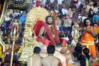 http://nithyananda.org/sites/default/files/photo-gallery/2016-12dec-6th-nithyananda-diary_G28A5019_bengaluru-aadheenam-sadashivoham-day6-evening-rudrabhishekam-swamiji.jpg