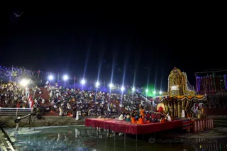 http://nithyananda.org/sites/default/files/photo-gallery/2016-12dec-6th-nithyananda-diary_IMGL8207_bengaluru-aadheenam-sadashivoham-day6-evening-rudrabhishekam-swamiji.jpg