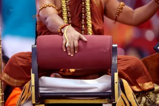http://nithyananda.org/sites/default/files/photo-gallery/2016-12dec-7th-nithyananda-diary_4H7A6371_bengaluru-aadheenam-sadashivoham-day7-mandala-session2-unclutching.jpg