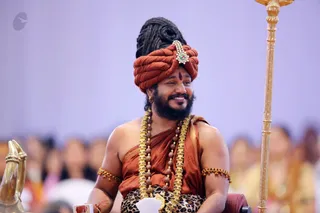 http://nithyananda.org/sites/default/files/photo-gallery/2016-12dec-7th-nithyananda-diary_4H7A6388_bengaluru-aadheenam-sadashivoham-day7-mandala-session2-unclutching.jpg