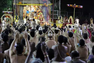 http://nithyananda.org/sites/default/files/photo-gallery/2016-12dec-7th-nithyananda-diary_4H7A6763_bengaluru-aadheenam-sadashivoham-day7-temple-kalabhairava-homa-swamiji.jpg