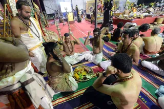 http://nithyananda.org/sites/default/files/photo-gallery/2016-12dec-7th-nithyananda-diary_DSC_3639_bengaluru-aadheenam-sadashivoham-day7-temple-kalabhairava-homa-swamiji.jpg