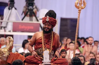 http://nithyananda.org/sites/default/files/photo-gallery/2016-12dec-7th-nithyananda-diary_G28A6310_bengaluru-aadheenam-sadashivoham-day7-mandala-session2-unclutching.jpg