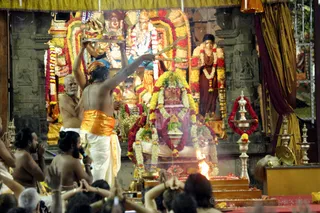 http://nithyananda.org/sites/default/files/photo-gallery/2016-12dec-7th-nithyananda-diary_G28A6593_bengaluru-aadheenam-sadashivoham-day7-temple-kalabhairava-homa-swamiji.jpg