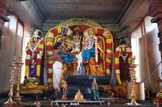 http://nithyananda.org/sites/default/files/photo-gallery/2016-12dec-7th-nithyananda-diary_IMGL8419_bengaluru-aadheenam-sadashivoham-day7-temple-deities.jpg
