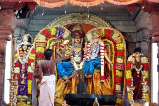 http://nithyananda.org/sites/default/files/photo-gallery/2016-12dec-7th-nithyananda-diary_IMGL8452_bengaluru-aadheenam-sadashivoham-day7-temple-deities.jpg