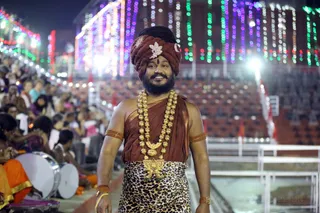 His Holiness arrives to give the experience of Sadashivatva to the delegates as they perform their Guru Puja.