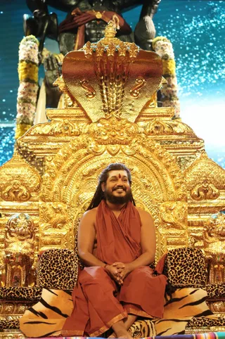 http://nithyananda.org/sites/default/files/photo-gallery/2016-12dec-8th-nithyananda-diary_4H7A7397_bengaluru-aadheenam-sadashivoham-day8-night-darshan-swamiji.jpg