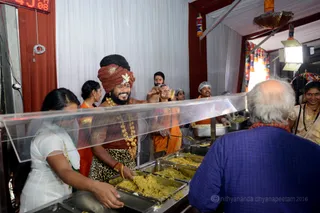 http://nithyananda.org/sites/default/files/photo-gallery/2016-12dec-8th-nithyananda-diary_DSC_4018_bengaluru-aadheenam-sadashivoham-day8-dining-hall-lunch-swamiji.jpg