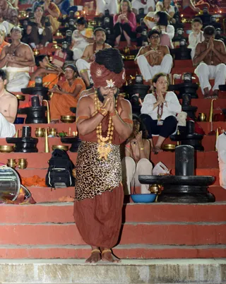 http://nithyananda.org/sites/default/files/photo-gallery/2016-12dec-8th-nithyananda-diary_DSC_4232_bengaluru-aadheenam-sadashivoham-day8-evening-rudrabhishekam-avatar-swamiji.jpg