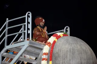 In a rare occurrence, His Holiness performs Rudra Abhishekam