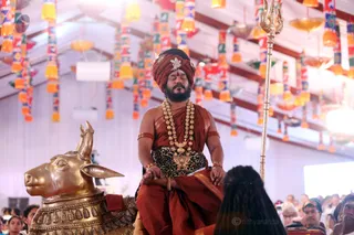 http://nithyananda.org/sites/default/files/photo-gallery/2016-12dec-8th-nithyananda-diary_IMGL0251_bengaluru-aadheenam-sadashivoham-day8-mandala-session-silent-unclutching-swamiji.jpg
