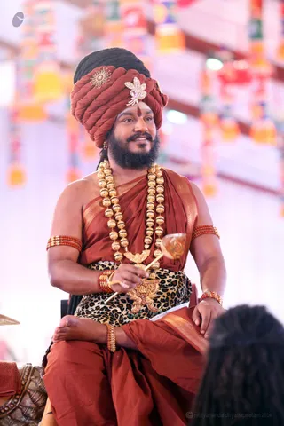 http://nithyananda.org/sites/default/files/photo-gallery/2016-12dec-8th-nithyananda-diary_IMGL0263_bengaluru-aadheenam-sadashivoham-day8-mandala-session-silent-unclutching-swamiji.jpg