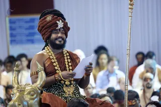 http://nithyananda.org/sites/default/files/photo-gallery/2016-12dec-8th-nithyananda-diary_IMGL0373_bengaluru-aadheenam-sadashivoham-day8-mandala-session-silent-unclutching-swamiji.jpg