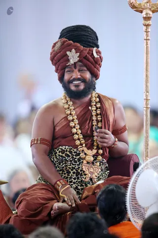 http://nithyananda.org/sites/default/files/photo-gallery/2016-12dec-8th-nithyananda-diary_IMGL0451_bengaluru-aadheenam-sadashivoham-day8-mandala-session-silent-unclutching-swamiji.jpg