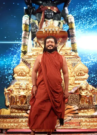 http://nithyananda.org/sites/default/files/photo-gallery/2016-12dec-8th-nithyananda-diary_IMGL1379_bengaluru-aadheenam-sadashivoham-day8-evening-dancing-darshan--swamiji.jpg