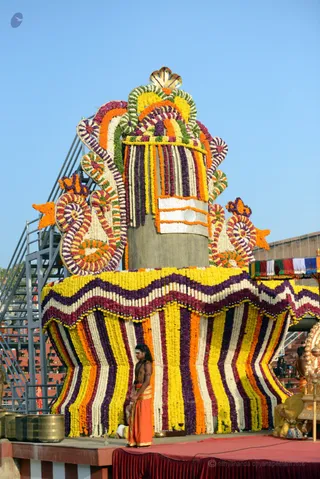 http://nithyananda.org/sites/default/files/photo-gallery/2016-12dec-9th-nithyananda-diary_DSC_4665_bengaluru-aadheenam-sadashivoham-day9-rudrabhishekam.jpg