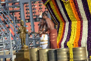 http://nithyananda.org/sites/default/files/photo-gallery/2016-12dec-9th-nithyananda-diary_DSC_4742_bengaluru-aadheenam-sadashivoham-day9-rudrabhishekam.jpg
