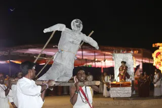 http://nithyananda.org/sites/default/files/photo-gallery/2016-1jan-2nd-nithyananda-diary_5F0A0172_bidadi-jayanthi-brahmotsavam-procession-swamiji.JPG