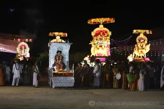 http://nithyananda.org/sites/default/files/photo-gallery/2016-1jan-2nd-nithyananda-diary_5F0A0198_bidadi-jayanthi-brahmotsavam-procession-swamiji.JPG