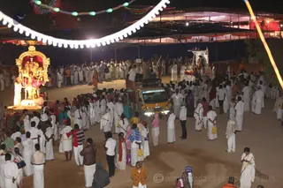 http://nithyananda.org/sites/default/files/photo-gallery/2016-1jan-2nd-nithyananda-diary_5F0A0279_bidadi-jayanthi-brahmotsavam-procession-swamiji.JPG