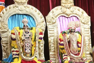 http://nithyananda.org/sites/default/files/photo-gallery/2016-1jan-2nd-nithyananda-diary_5F0A9144_bidadi-jayanthi-brahmotsavam-meenakshi-sundareshwara-thirukalyanam-ceremony.JPG