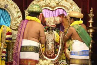 http://nithyananda.org/sites/default/files/photo-gallery/2016-1jan-2nd-nithyananda-diary_5F0A9236_bidadi-jayanthi-brahmotsavam-meenakshi-sundareshwara-thirukalyanam-ceremony.JPG