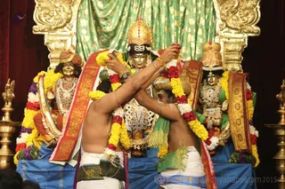 http://nithyananda.org/sites/default/files/photo-gallery/2016-1jan-2nd-nithyananda-diary_5F0A9245_bidadi-jayanthi-brahmotsavam-meenakshi-sundareshwara-thirukalyanam-ceremony.JPG