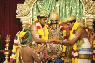http://nithyananda.org/sites/default/files/photo-gallery/2016-1jan-2nd-nithyananda-diary_5F0A9302_bidadi-jayanthi-brahmotsavam-meenakshi-sundareshwara-thirukalyanam-ceremony.JPG