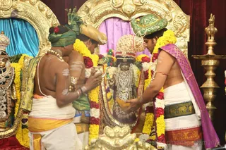 http://nithyananda.org/sites/default/files/photo-gallery/2016-1jan-2nd-nithyananda-diary_5F0A9307_bidadi-jayanthi-brahmotsavam-meenakshi-sundareshwara-thirukalyanam-ceremony.JPG