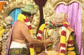 http://nithyananda.org/sites/default/files/photo-gallery/2016-1jan-2nd-nithyananda-diary_5F0A9361_bidadi-jayanthi-brahmotsavam-meenakshi-sundareshwara-thirukalyanam-ceremony.JPG