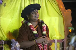 http://nithyananda.org/sites/default/files/photo-gallery/2016-1jan-2nd-nithyananda-diary_5F0A9921_bidadi-jayanthi-brahmotsavam-pada-yatra-arrival-temple-swamiji.jpg