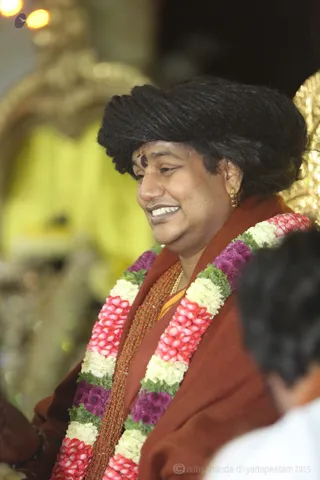 http://nithyananda.org/sites/default/files/photo-gallery/2016-1jan-2nd-nithyananda-diary_5F0A9980_bidadi-jayanthi-brahmotsavam-pada-yatra-arrival-temple-swamiji.jpg