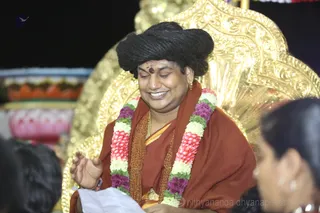 http://nithyananda.org/sites/default/files/photo-gallery/2016-1jan-2nd-nithyananda-diary_5F0A9982_bidadi-jayanthi-brahmotsavam-pada-yatra-arrival-temple-swamiji.jpg