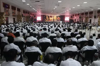 http://nithyananda.org/sites/default/files/photo-gallery/2016-1jan-2nd-nithyananda-diary_IMG_8898_bidadi-jayanthi-brahmotsavam-meenakshi-sundareshwara-thirukalyanam-ceremony.JPG