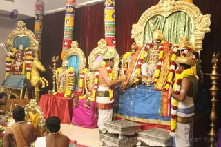 http://nithyananda.org/sites/default/files/photo-gallery/2016-1jan-2nd-nithyananda-diary_IMG_8918_bidadi-jayanthi-brahmotsavam-meenakshi-sundareshwara-thirukalyanam-ceremony.JPG