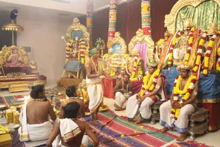 http://nithyananda.org/sites/default/files/photo-gallery/2016-1jan-2nd-nithyananda-diary_IMG_8932_bidadi-jayanthi-brahmotsavam-meenakshi-sundareshwara-thirukalyanam-ceremony.JPG