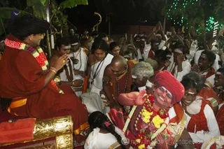 http://nithyananda.org/sites/default/files/photo-gallery/2016-1jan-2nd-nithyananda-diary_IMG_9114_bidadi-jayanthi-brahmotsavam-pada-yatra-arrival-temple-swamiji.jpg