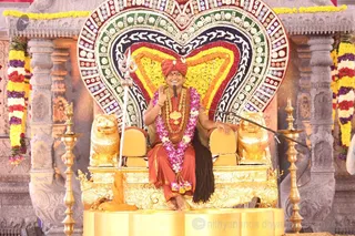 http://nithyananda.org/sites/default/files/photo-gallery/2016-1jan-3rd-nithyananda-diary_5F0A0885_bidadi-jayanthi-39th-avatar-day-morning-satsang-swamiji.JPG