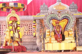 http://nithyananda.org/sites/default/files/photo-gallery/2016-1jan-3rd-nithyananda-diary_5F0A1036_bidadi-jayanthi-39th-avatar-day-morning-satsang-swamiji.JPG