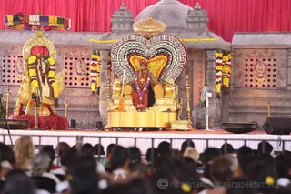http://nithyananda.org/sites/default/files/photo-gallery/2016-1jan-3rd-nithyananda-diary_5F0A1146_bidadi-jayanthi-39th-avatar-day-morning-satsang-swamiji.JPG